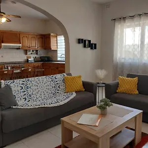 Apartment Nr41 - Close To Village Centre, Promenade, Shops & Restaurants, Marsaxlokk